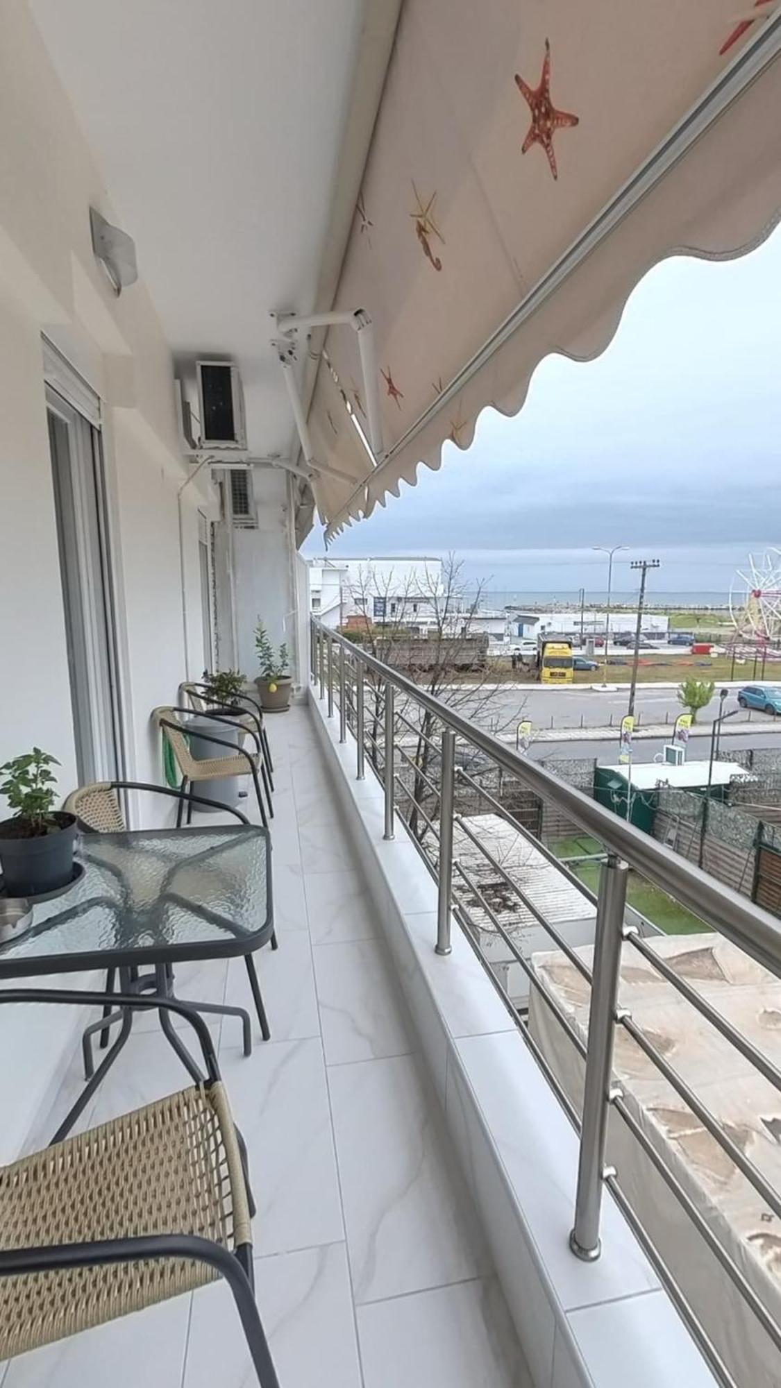 Cozy Sea View Apartment In Paralia Exterior photo