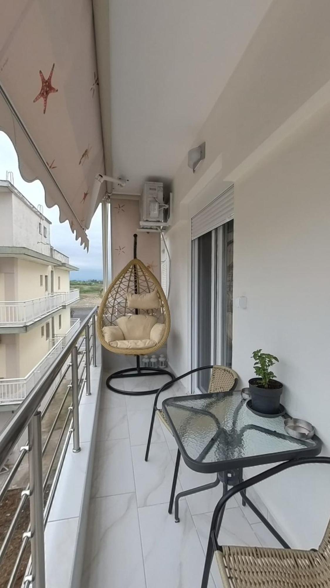 Cozy Sea View Apartment In Paralia Exterior photo